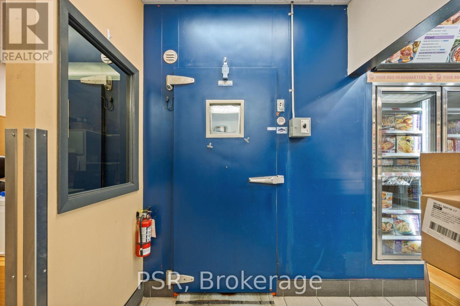 15005 Yonge Street, Aurora, Ontario L4G 1M5 - Photo 23 - N13675054