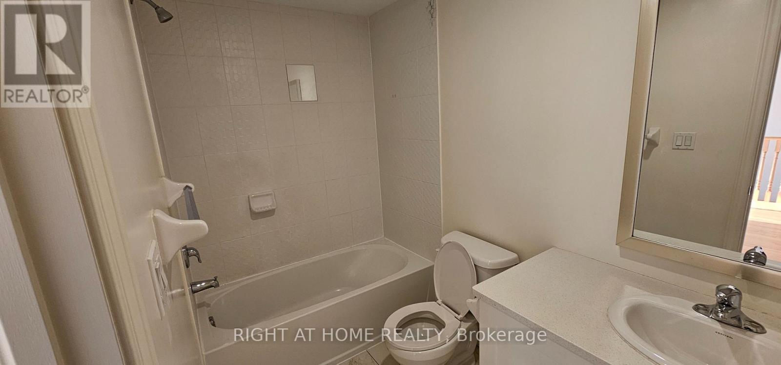 Upper - 9430 Bayview Avenue, Richmond Hill, Ontario L4C 5G9 - Photo 11 - N13675076