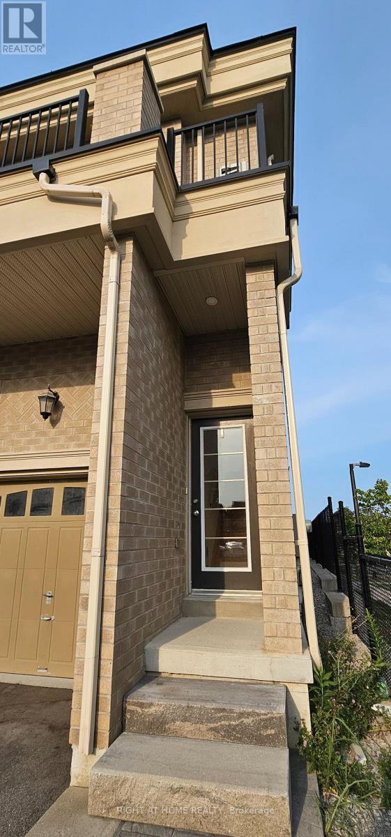 Upper - 9430 Bayview Avenue, Richmond Hill, Ontario L4C 5G9 - Photo 2 - N13675076