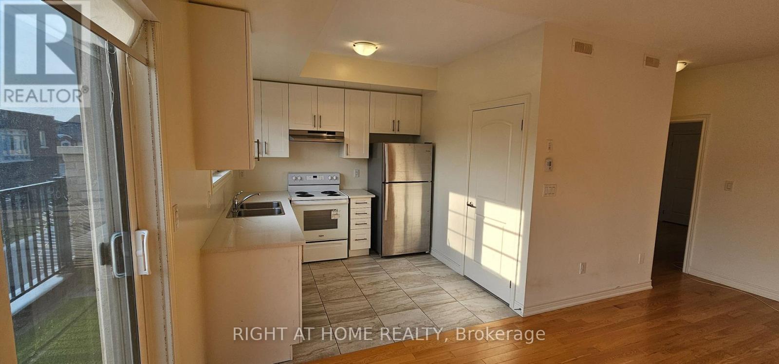 Upper - 9430 Bayview Avenue, Richmond Hill, Ontario L4C 5G9 - Photo 6 - N13675076