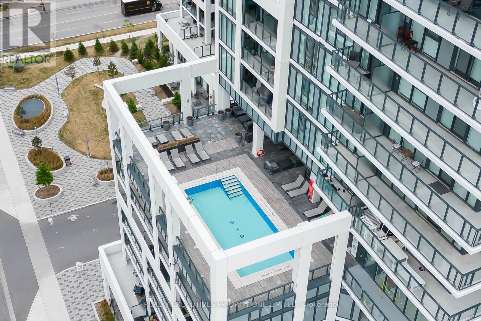 707 - 9000 Jane Street, Vaughan, Ontario  L4K 0M6 - Photo 2 - N13675144