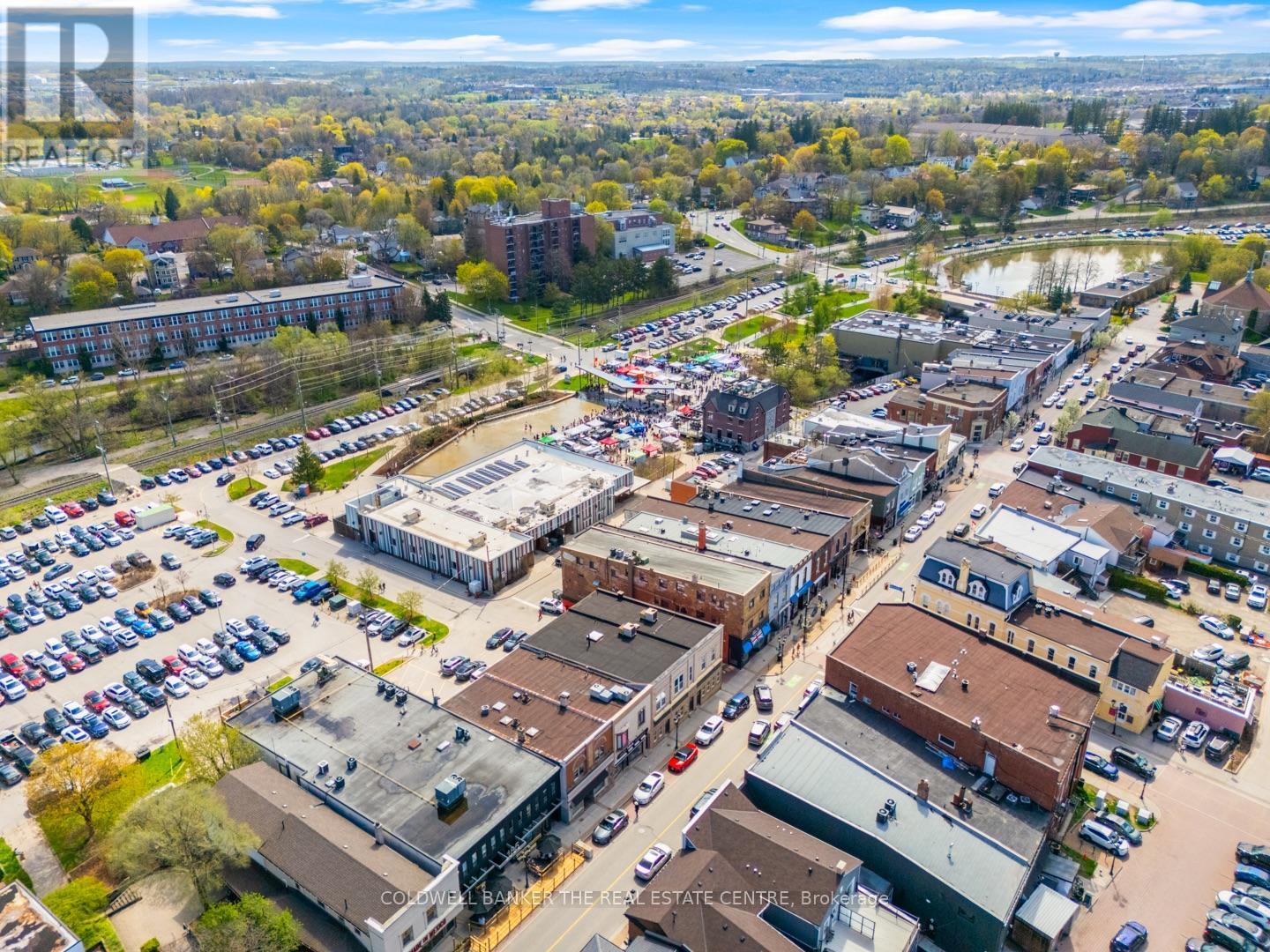 206 CEDAR STREET, Newmarket, Ontario