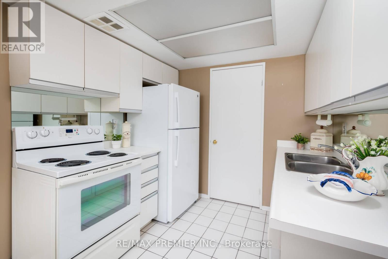 1614 - 7440 Bathurst Street, Vaughan, Ontario  L4J 7K8 - Photo 17 - N13675186