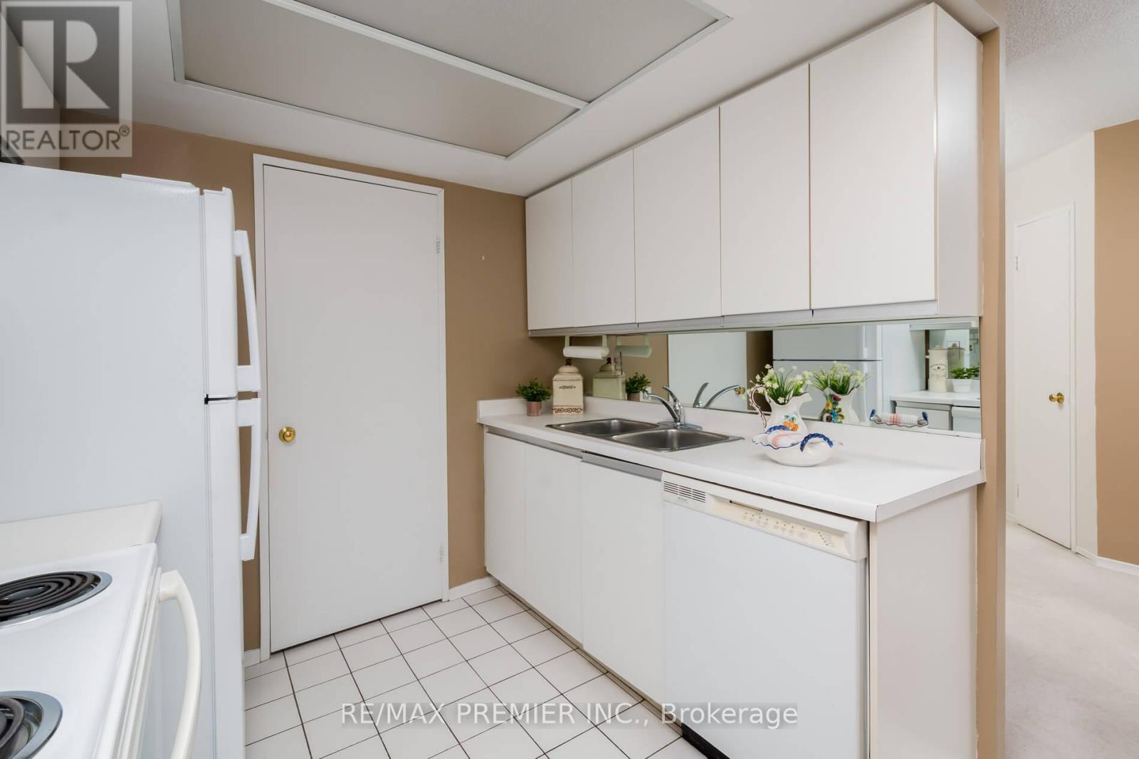 1614 - 7440 Bathurst Street, Vaughan, Ontario  L4J 7K8 - Photo 18 - N13675186