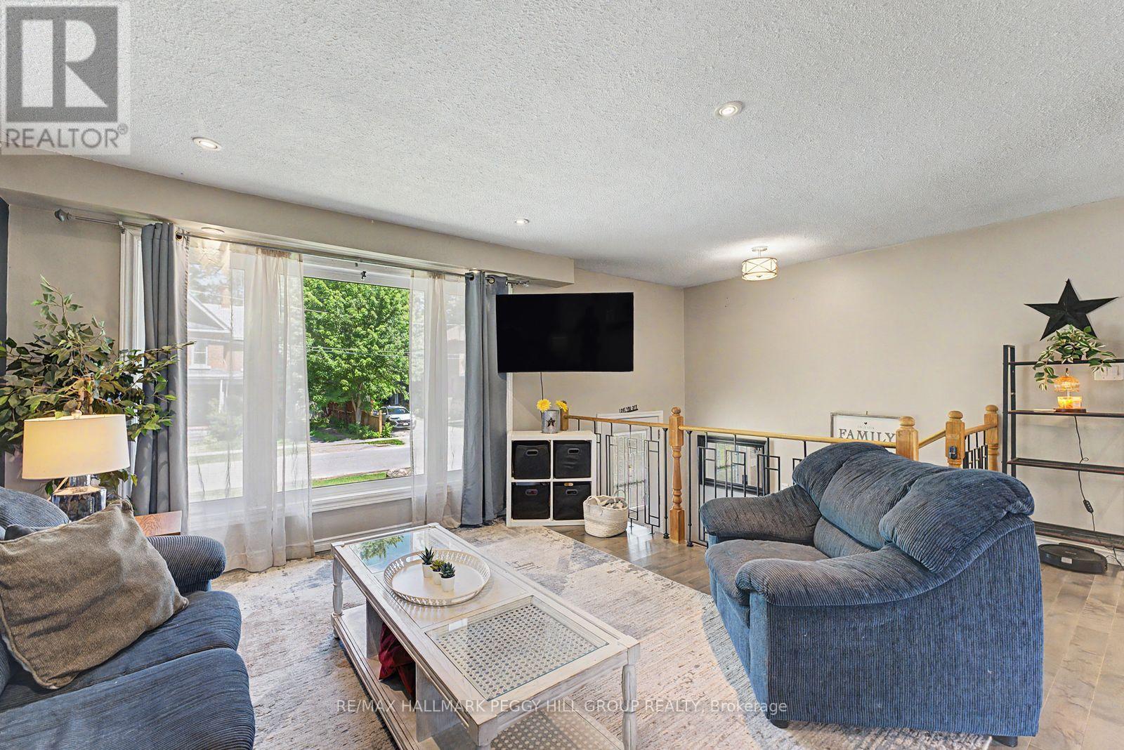 11 Harriet Street, Severn (Coldwater), Ontario  L0K 1E0 - Photo 4 - S13675086