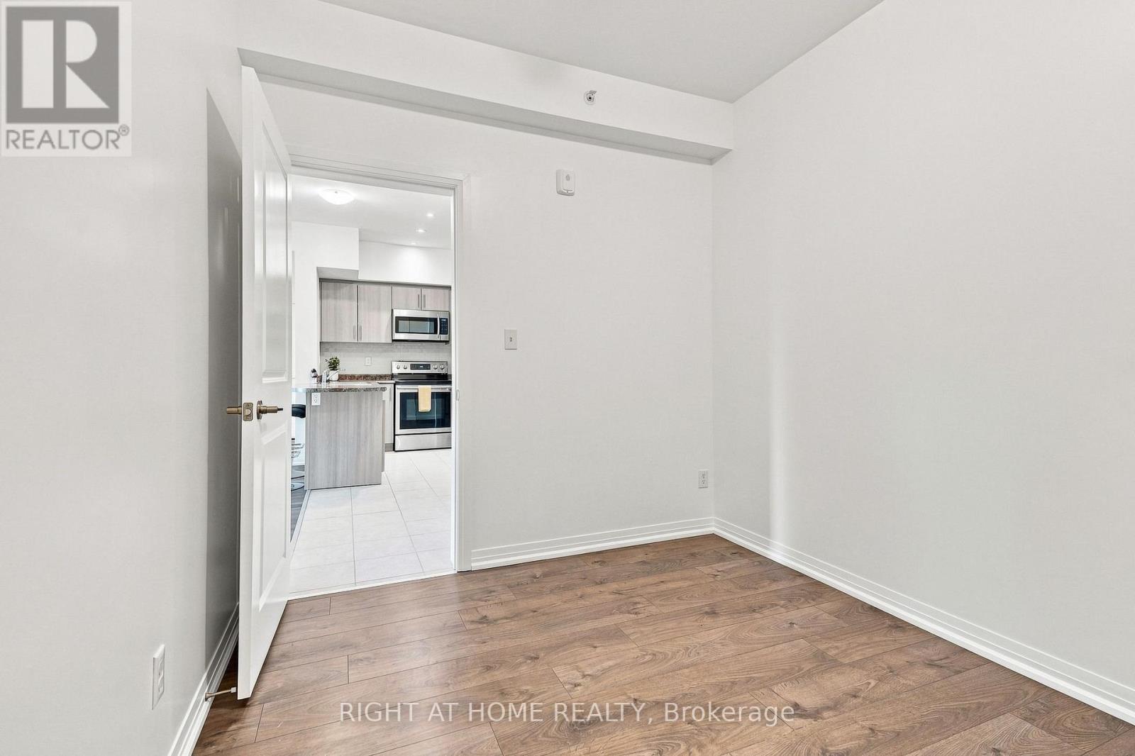 #106 - 299 Cundles Road E, Barrie, Ontario L4M 0K9 - Photo 24 - S13675274