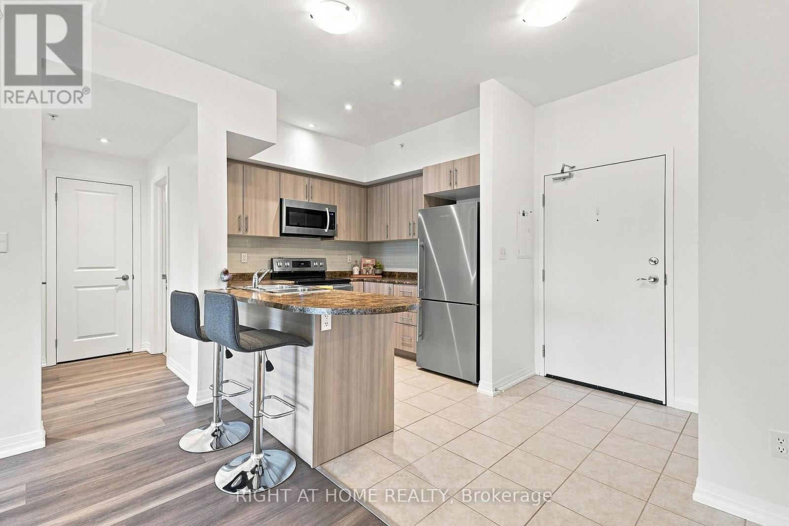 #106 - 299 Cundles Road E, Barrie, Ontario L4M 0K9 - Photo 9 - S13675274