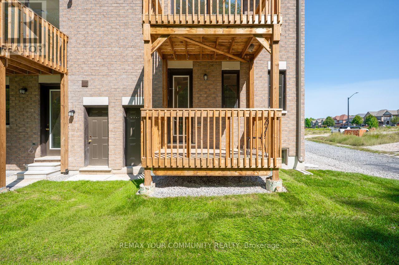61 Donnacona Drive, Vaughan, Ontario  L4H 0Y6 - Photo 8 - N13662508