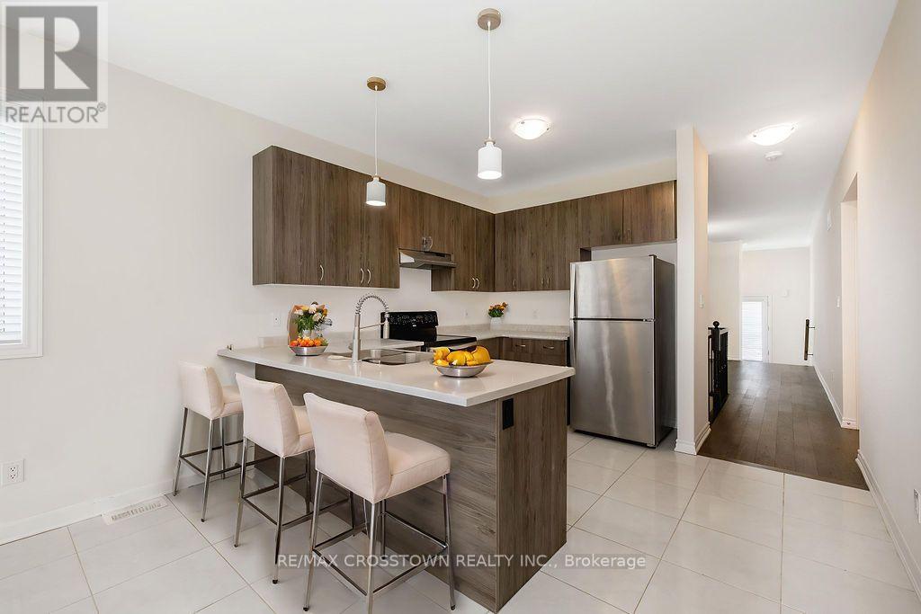 22 Simona Avenue, Wasaga Beach, Ontario  L9Z 0L4 - Photo 14 - S13463884