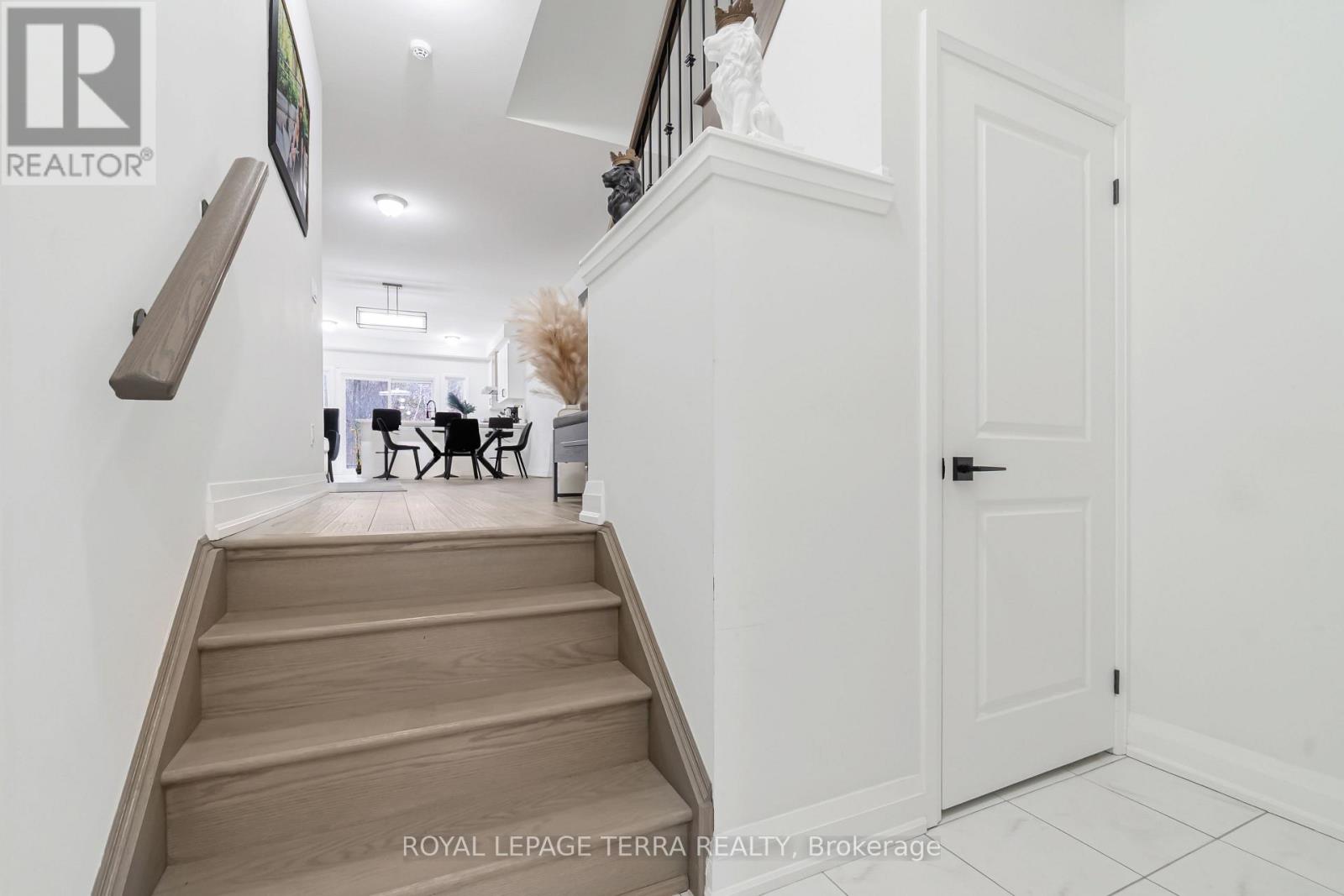27 Summerbeam Way, Brampton, Ontario  L6Y 6K5 - Photo 8 - W13675084