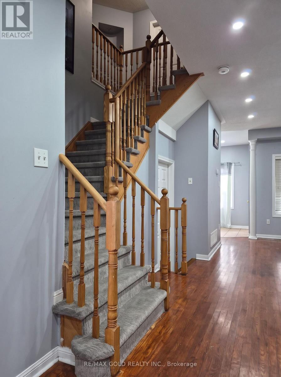 22 Blue Whale Boulevard, Brampton, Ontario  L6R 2M2 - Photo 7 - W13675270