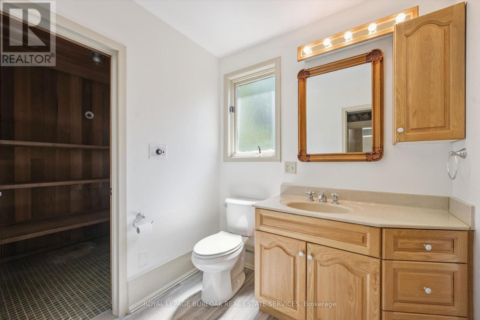 138 Appleby Place, Burlington, Ontario  L7L 2X1 - Photo 22 - W13675272