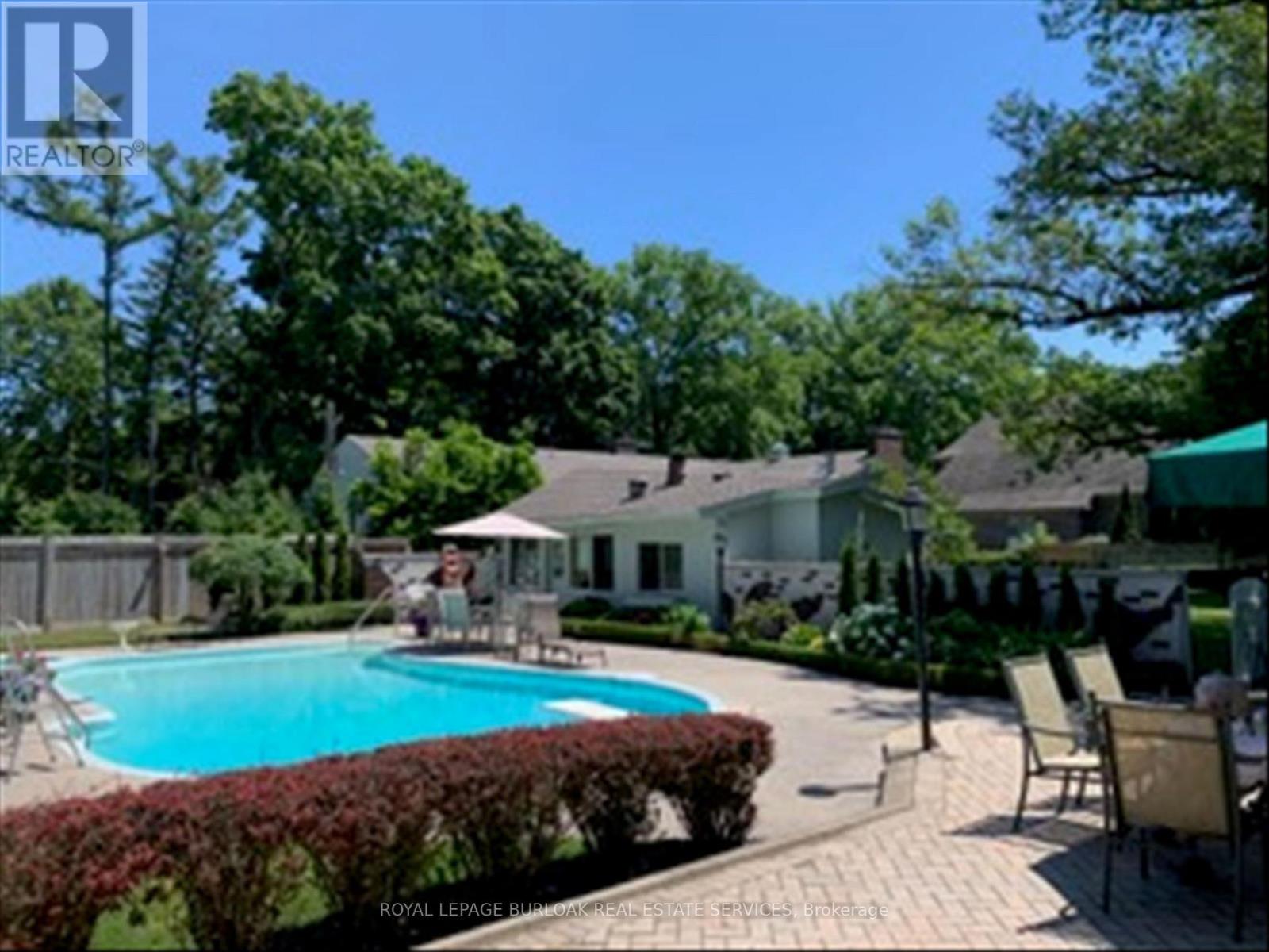 138 Appleby Place, Burlington, Ontario  L7L 2X1 - Photo 40 - W13675272