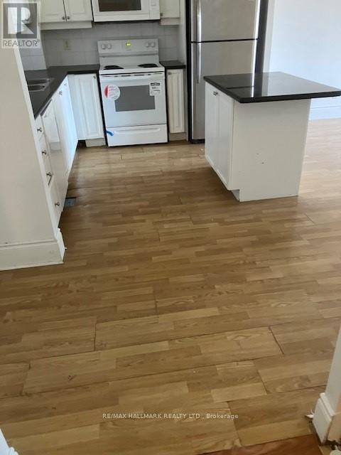 3002 - 3880 Duke Of York Blvd Boulevard, Mississauga, Ontario L5B 4M7 - Photo 2 - W13675280