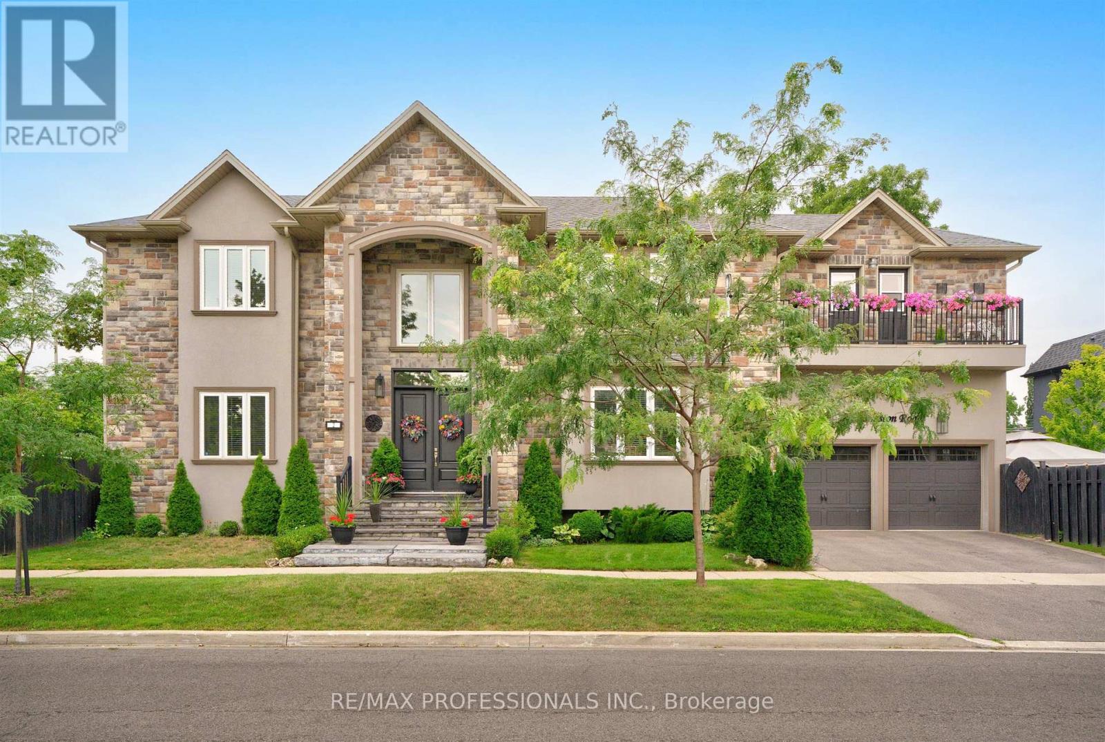 2 CHARLESTON ROAD, Toronto, Ontario