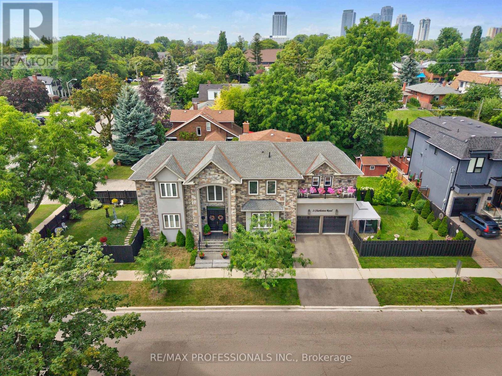 2 Charleston Road, Toronto, Ontario  M9B 4M7 - Photo 4 - W13675324