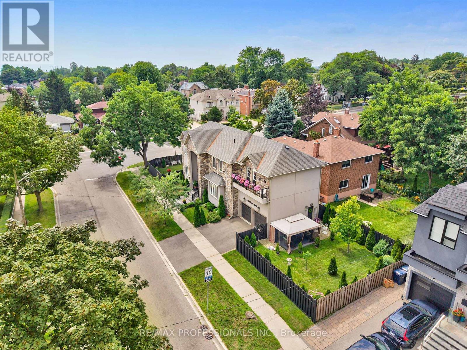 2 Charleston Road, Toronto, Ontario  M9B 4M7 - Photo 45 - W13675324