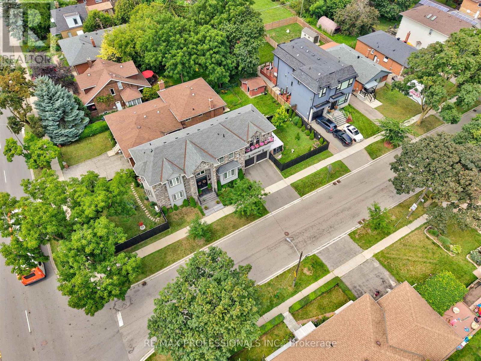 2 Charleston Road, Toronto, Ontario  M9B 4M7 - Photo 46 - W13675324