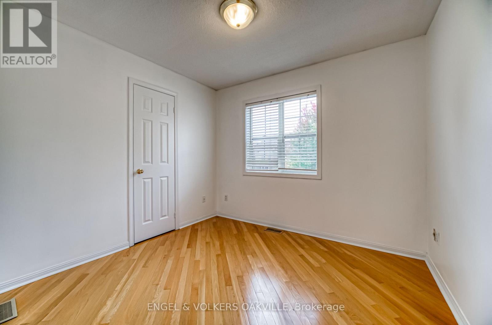 1121 Barclay Circle, Milton, Ontario  L9T 5W4 - Photo 10 - W13675348