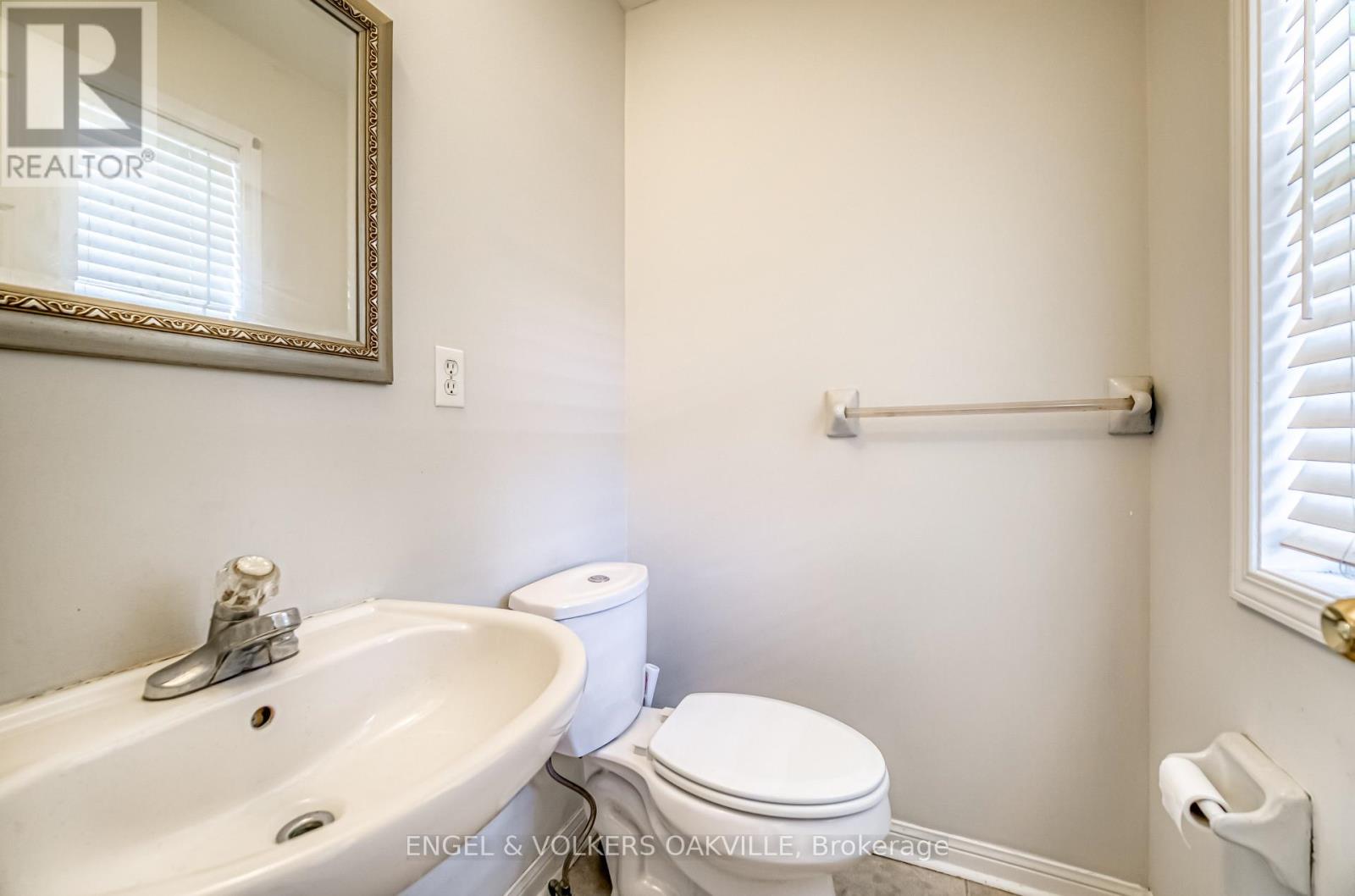 1121 Barclay Circle, Milton, Ontario  L9T 5W4 - Photo 7 - W13675348