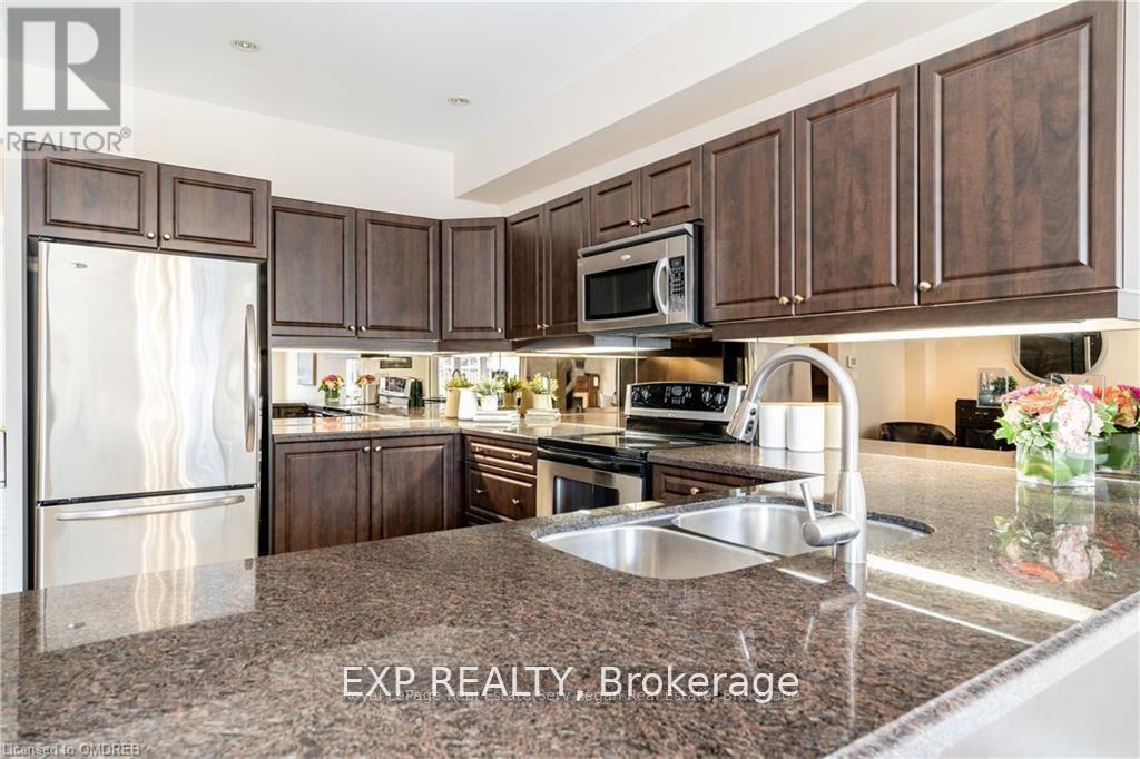 1333 Kestell Boulevard, Oakville, Ontario  L6H 0C8 - Photo 6 - W13675354