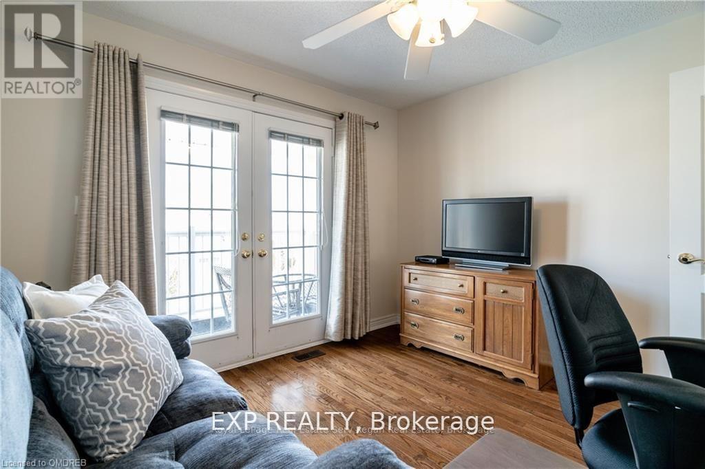 1333 Kestell Boulevard, Oakville, Ontario  L6H 0C8 - Photo 9 - W13675354