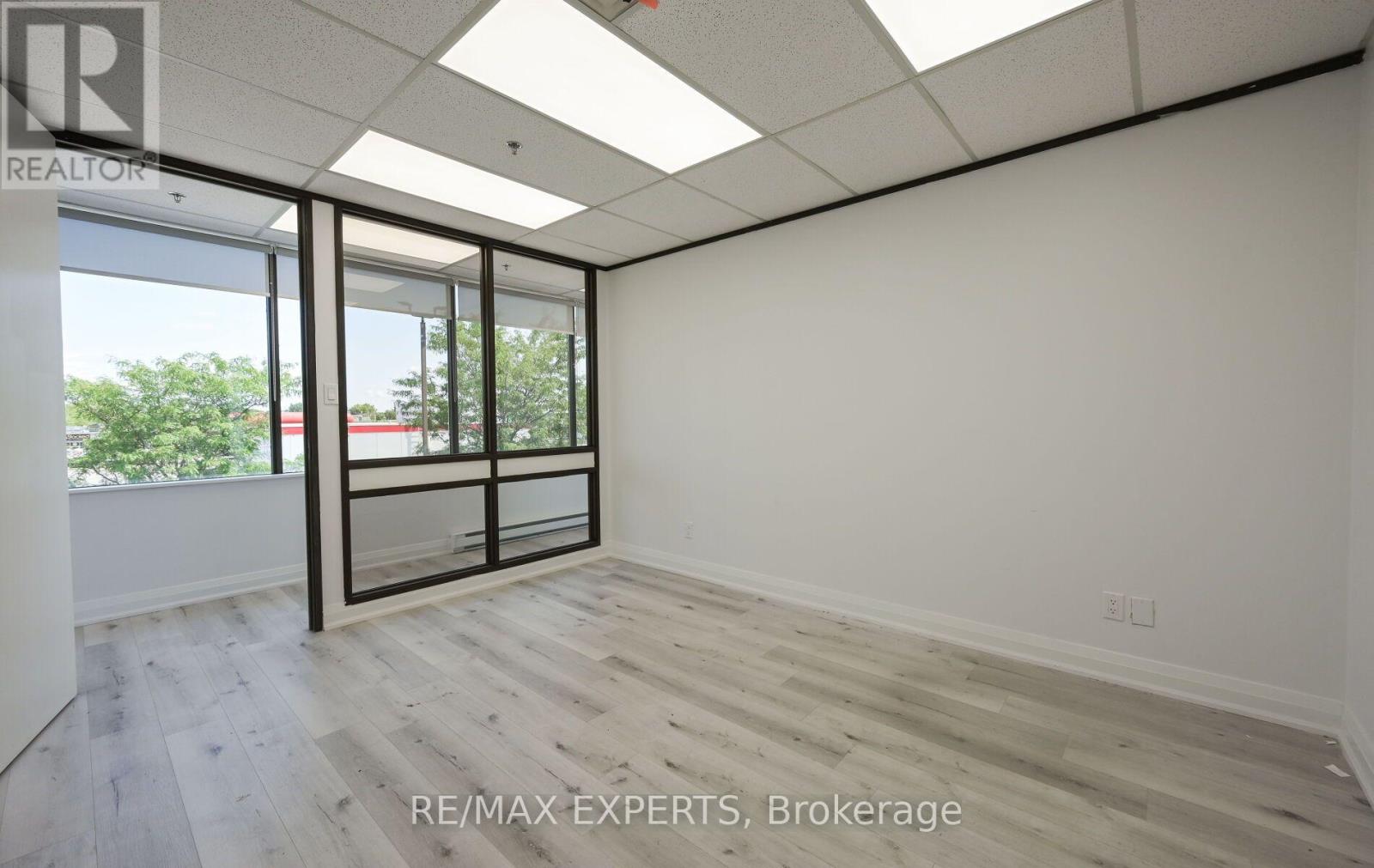 210 - 30 Martha Street, Caledon, Ontario L7E 5V1 - Photo 30 - W13591562