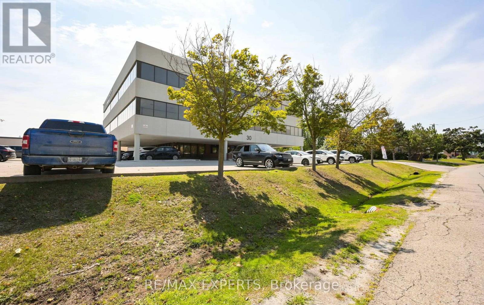210 - 30 Martha Street, Caledon, Ontario  L7E 5V1 - Photo 3 - W13591562