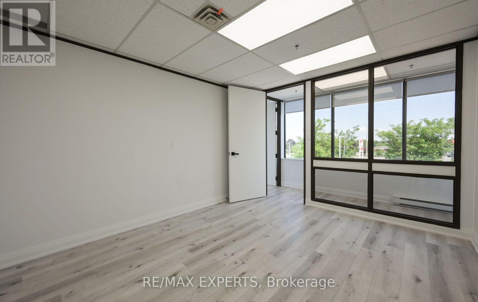 210 - 30 Martha Street, Caledon, Ontario L7E 5V1 - Photo 31 - W13591562