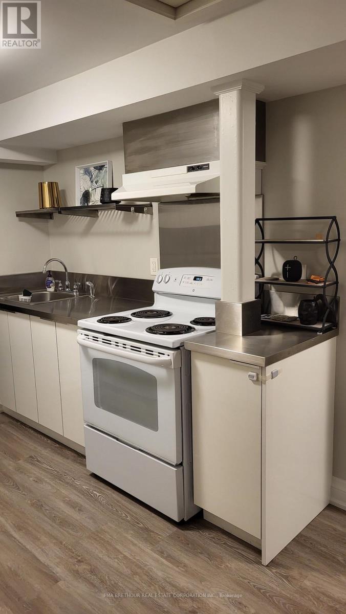 67 Cartwright Avenue, Toronto, Ontario  M6A 1V1 - Photo 4 - W13612296