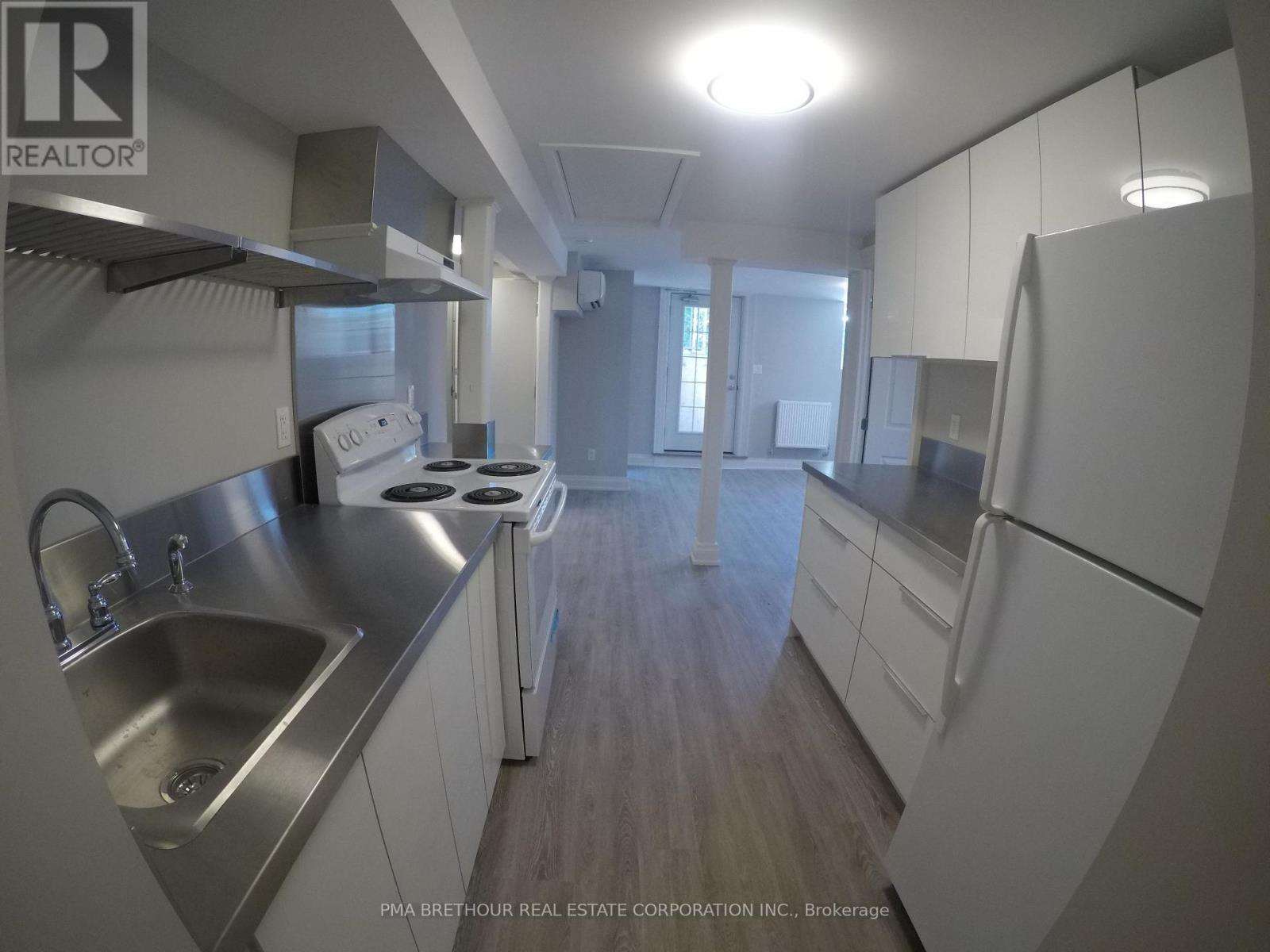 67 Cartwright Avenue, Toronto, Ontario  M6A 1V1 - Photo 3 - W13612296