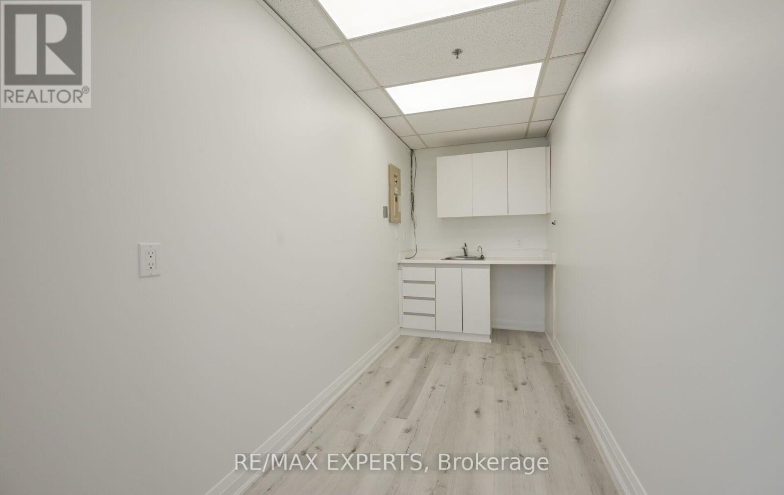 210 - 30 Martha Street, Caledon, Ontario L7E 5V1 - Photo 25 - W13591562