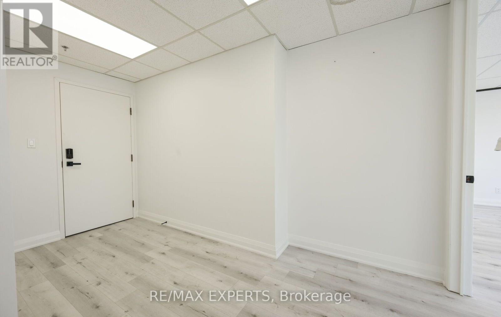 210 - 30 Martha Street, Caledon, Ontario  L7E 5V1 - Photo 12 - W13591562