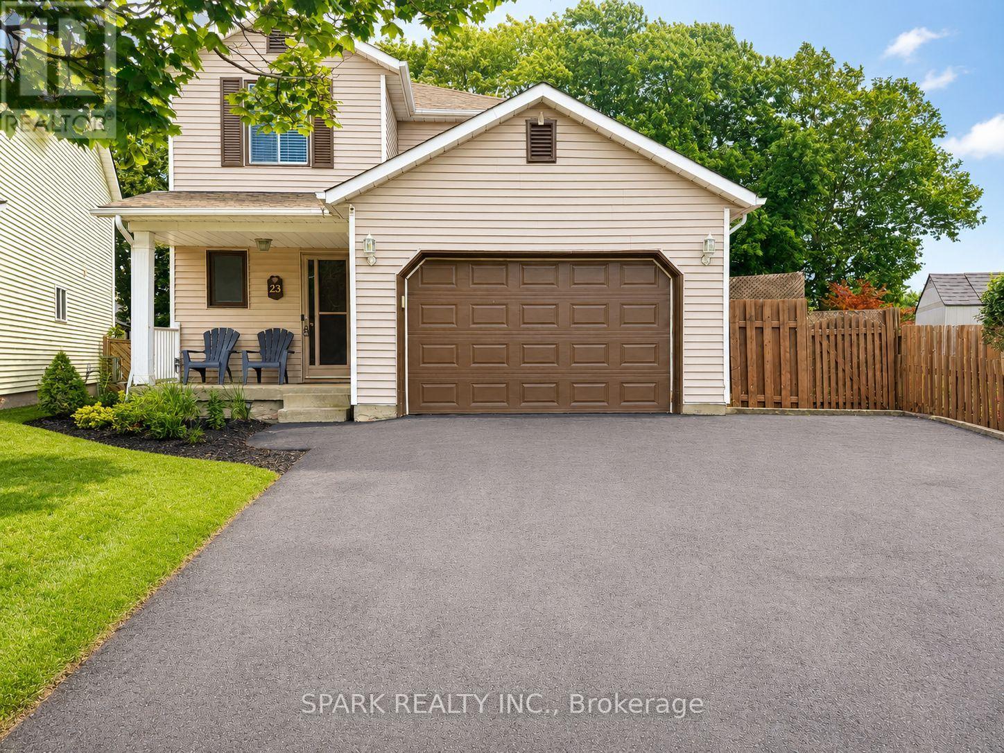 23 RANNIE COURT, Thorold, Ontario