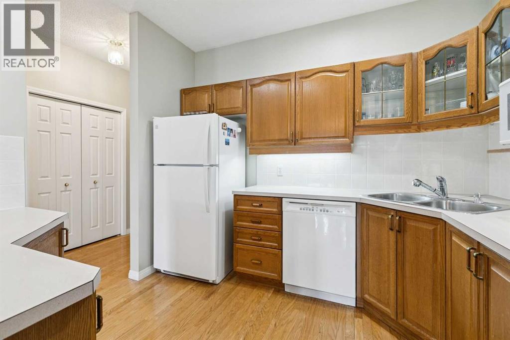 420, 5201 Dalhousie Drive NW, Calgary, Alberta  T3A 5Y7 - Photo 10 - A2320114