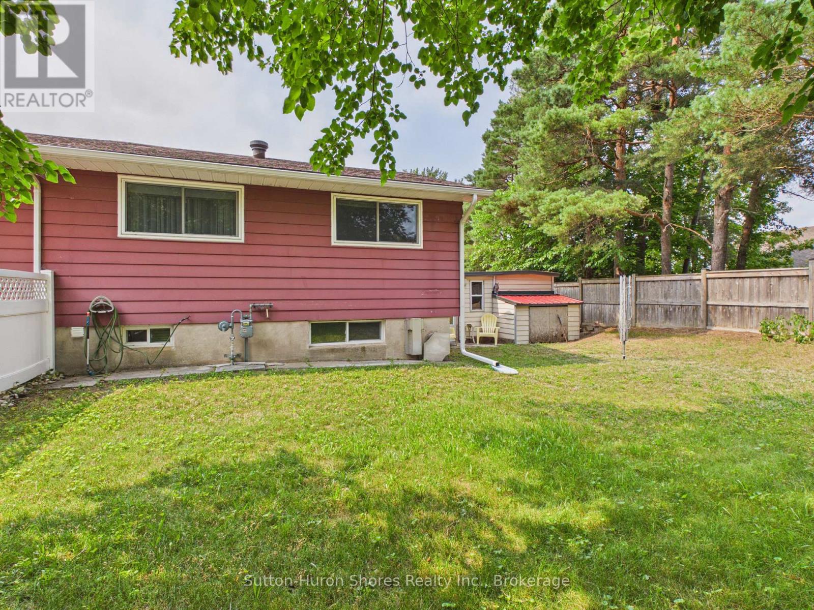 793 Ruby Street, Saugeen Shores, Ontario N0H 2C4 - Photo 35 - X13674672