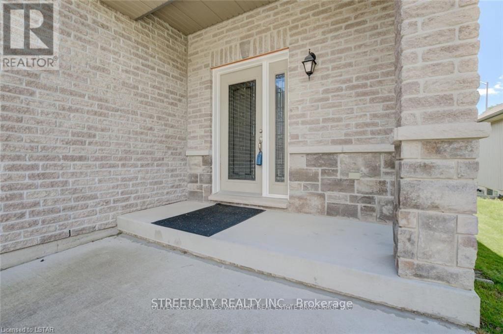 5 - 1430 Highbury Avenue N, London East, Ontario  N5Y 6M4 - Photo 2 - X13675368