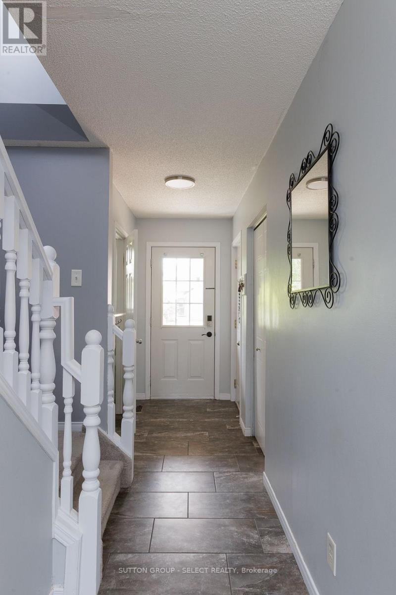 832 Marigold Street, London North, Ontario  N5X 4G7 - Photo 3 - X13675384