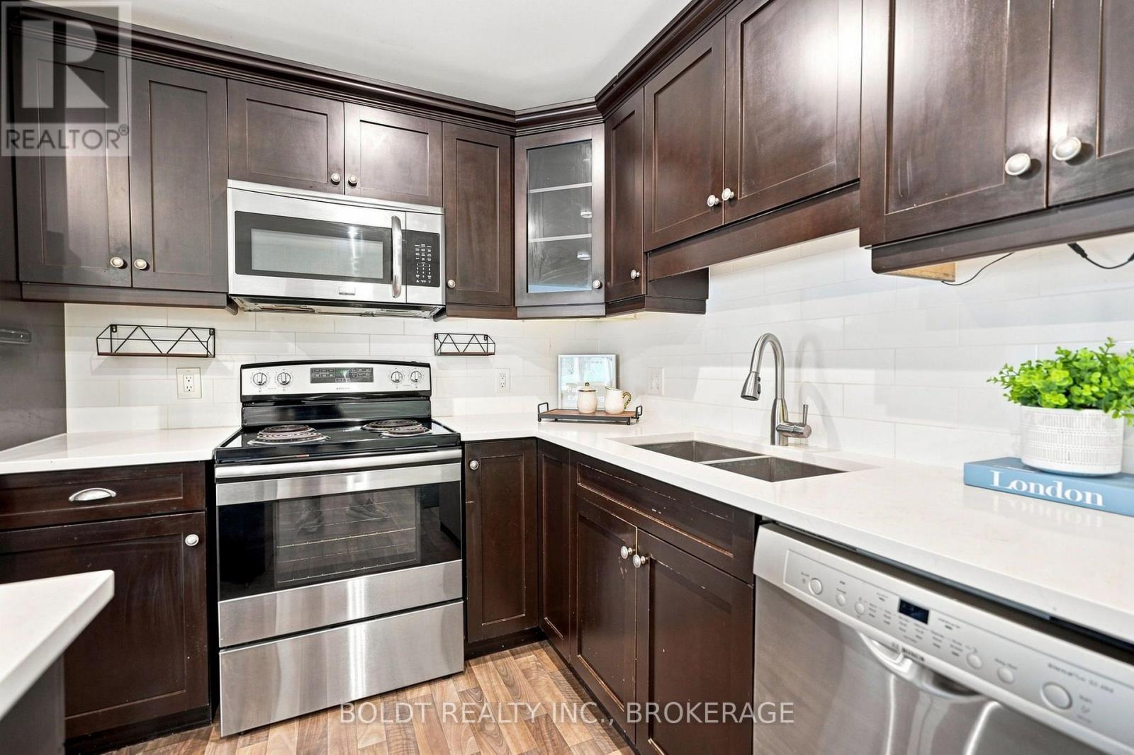 23 Woodelm Drive, St. Catharines, Ontario  L2M 4N5 - Photo 13 - X13675510