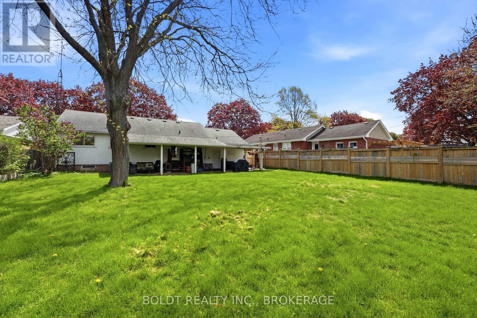 23 Woodelm Drive, St. Catharines, Ontario  L2M 4N5 - Photo 23 - X13675510