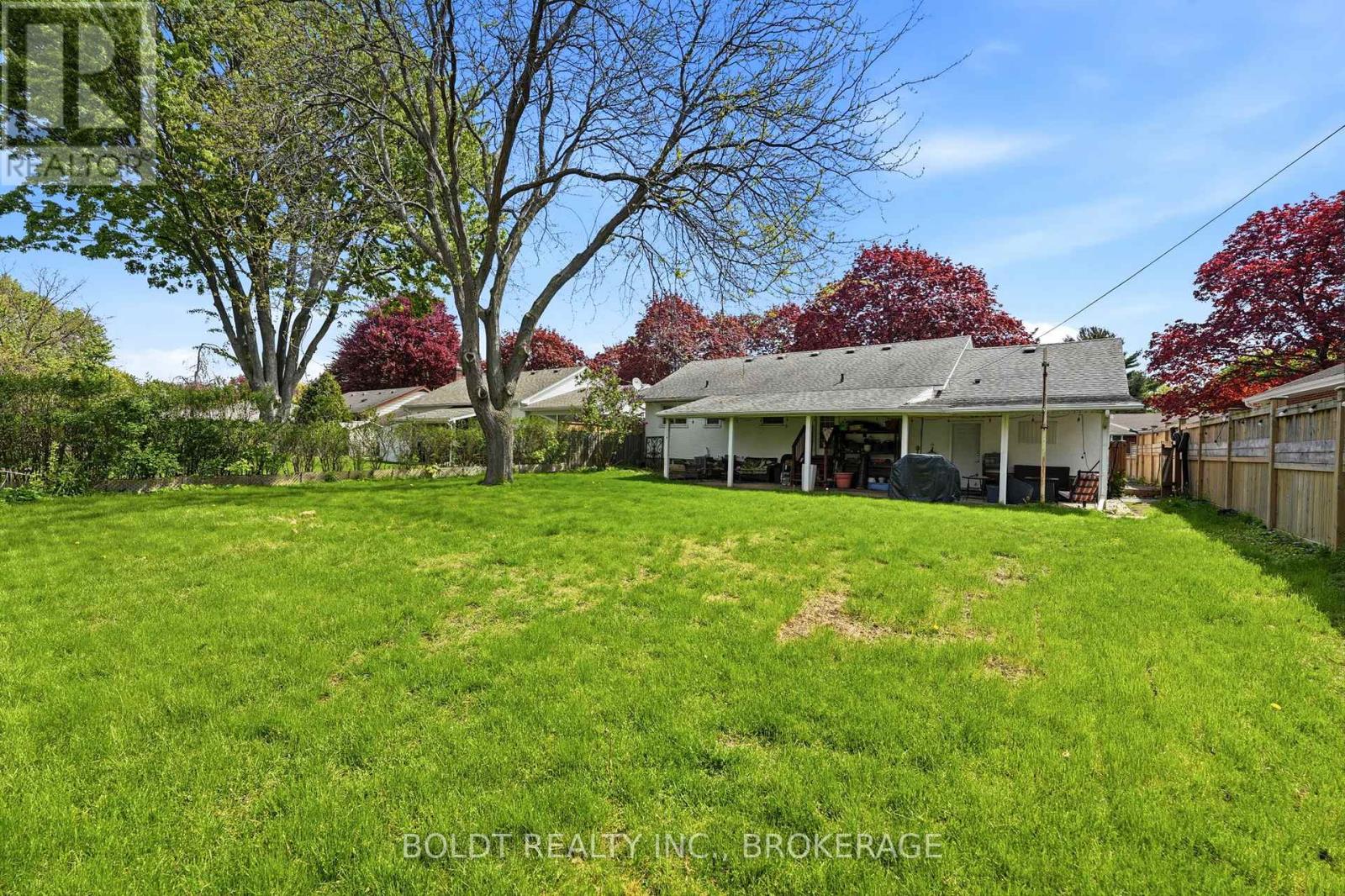 23 Woodelm Drive, St. Catharines, Ontario  L2M 4N5 - Photo 25 - X13675510
