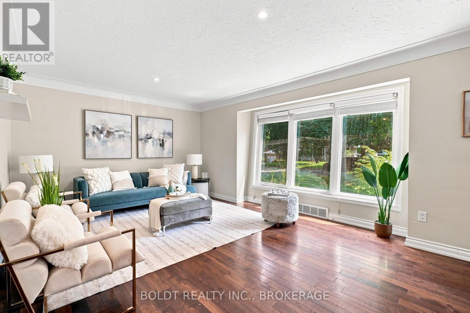 23 Woodelm Drive, St. Catharines, Ontario  L2M 4N5 - Photo 4 - X13675510