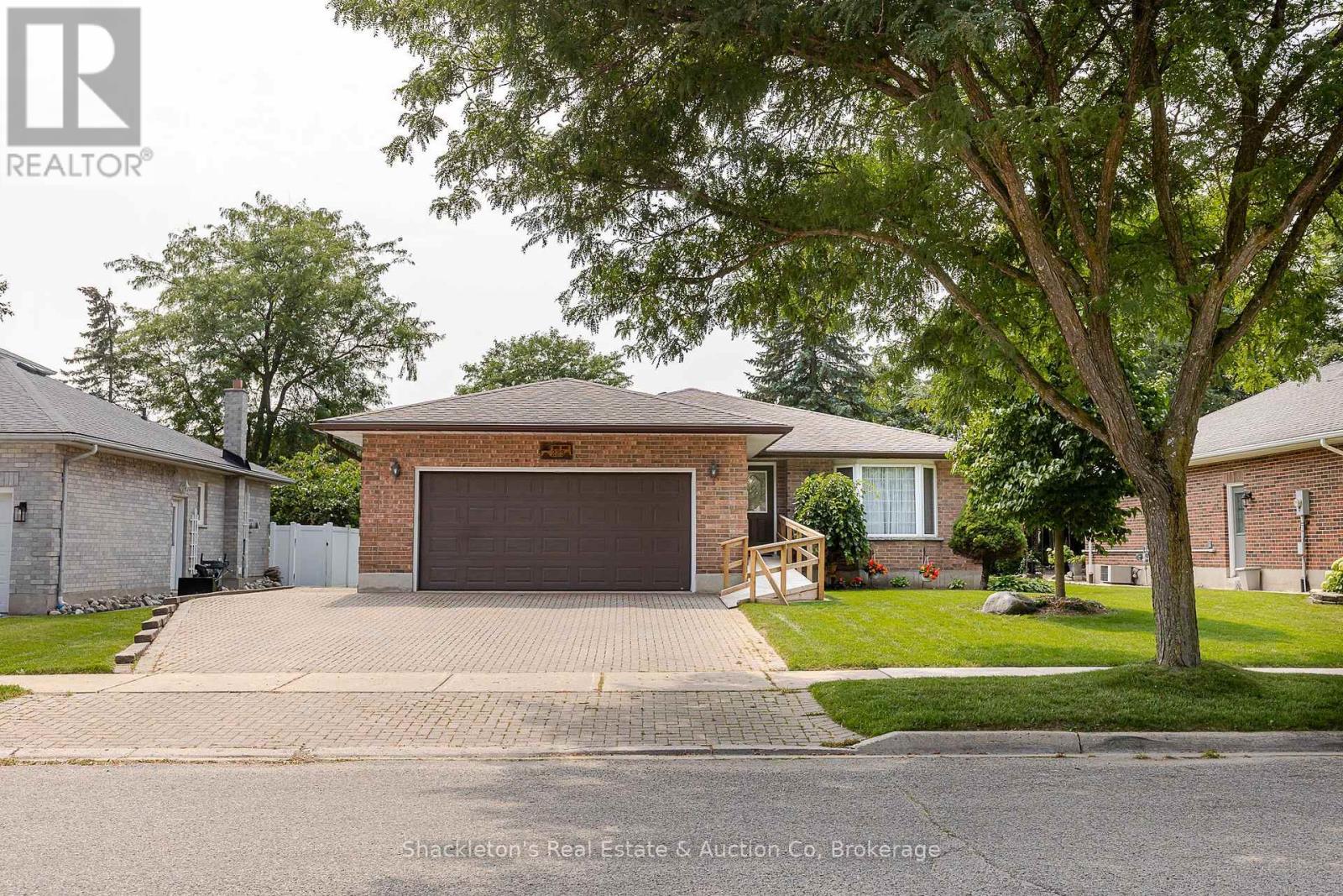 229 Briarhill Drive, Stratford, Ontario  N5A 7T1 - Photo 1 - X13675500