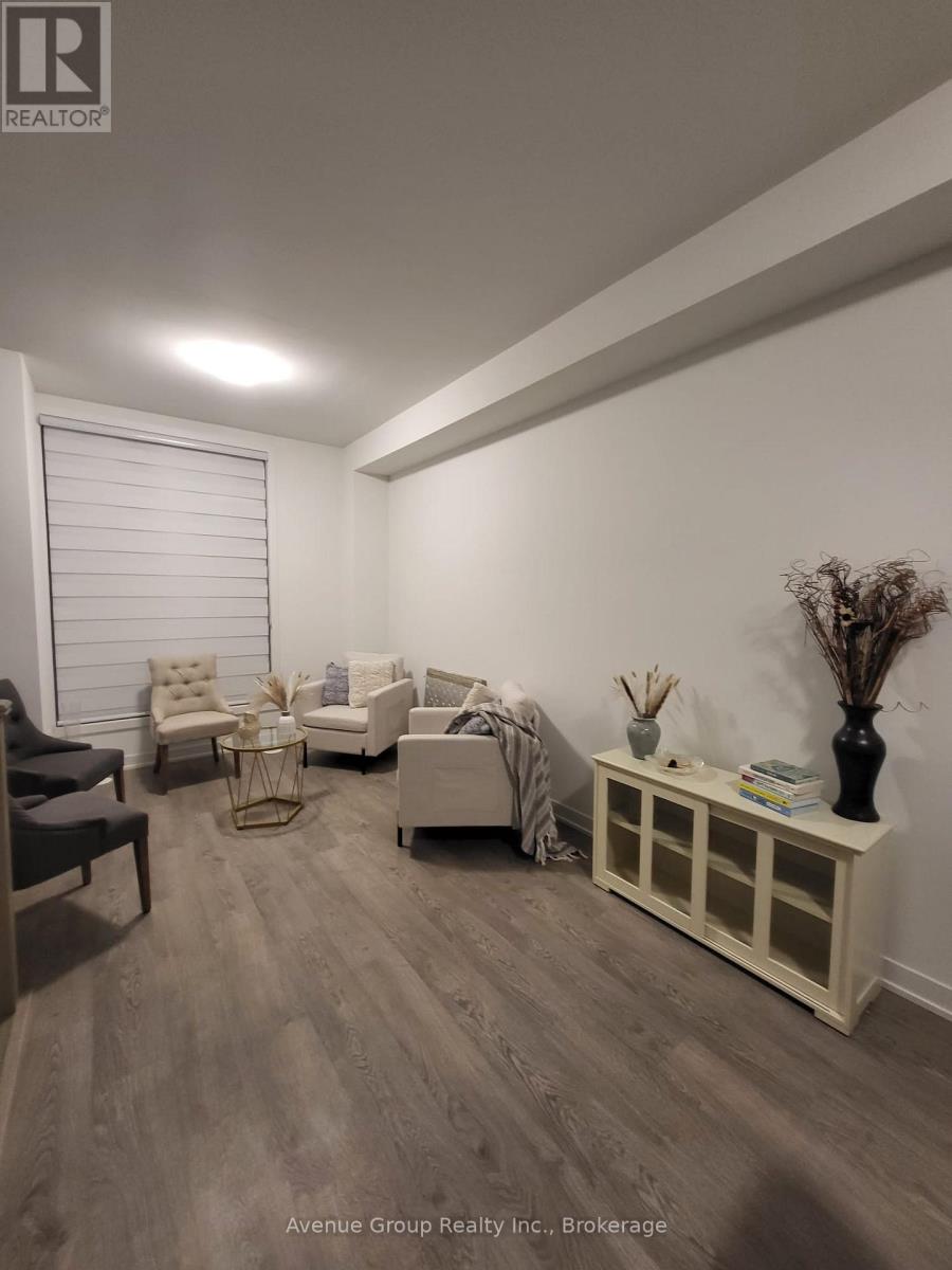 60 Hooyo Terrace, Toronto, Ontario  M6A 0E2 - Photo 11 - C13675360