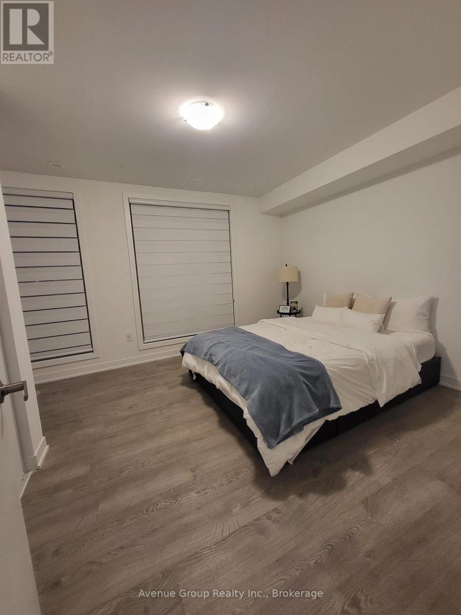 60 Hooyo Terrace, Toronto, Ontario  M6A 0E2 - Photo 14 - C13675360