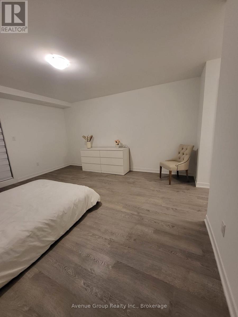 60 Hooyo Terrace, Toronto, Ontario  M6A 0E2 - Photo 15 - C13675360