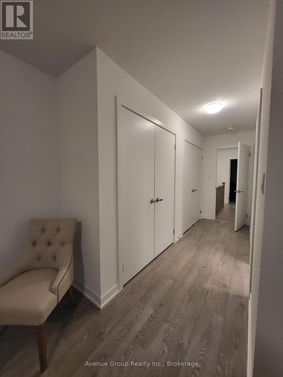 60 Hooyo Terrace, Toronto, Ontario  M6A 0E2 - Photo 16 - C13675360