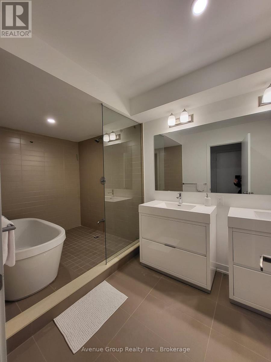 60 Hooyo Terrace, Toronto, Ontario  M6A 0E2 - Photo 17 - C13675360