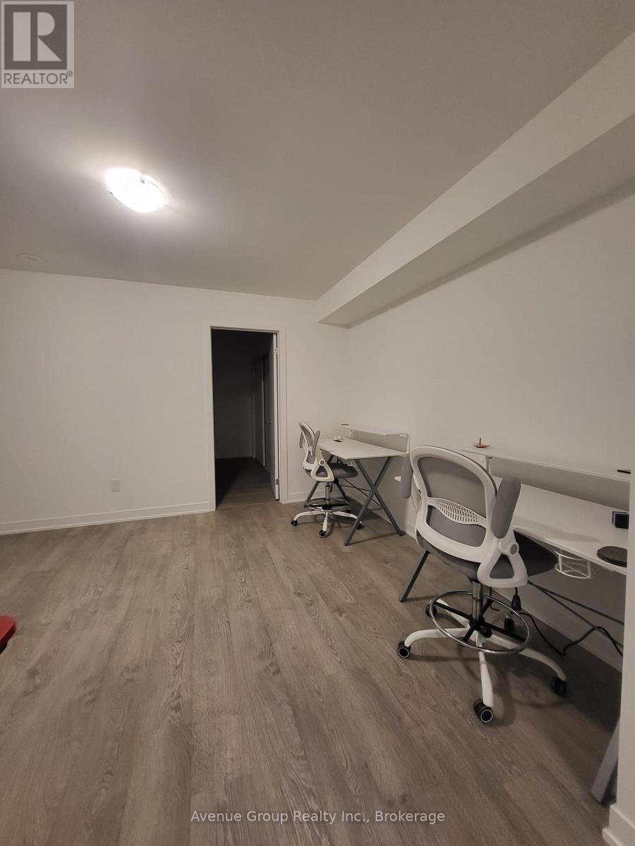 60 Hooyo Terrace, Toronto, Ontario  M6A 0E2 - Photo 21 - C13675360