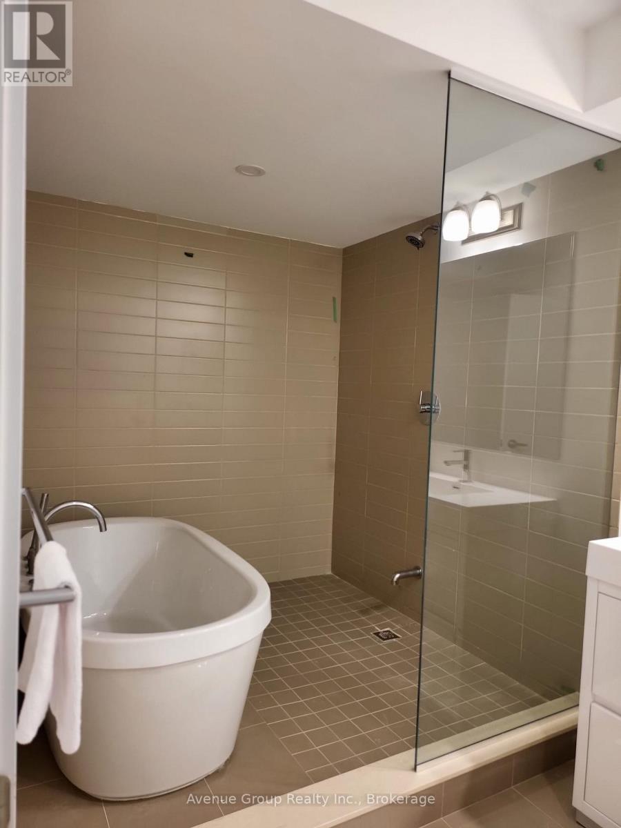 60 Hooyo Terrace, Toronto, Ontario  M6A 0E2 - Photo 22 - C13675360